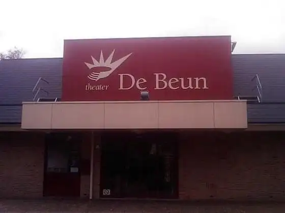 Ingang van theater De Beun